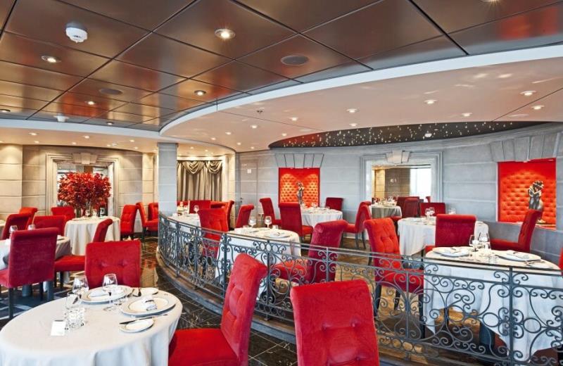 Yacht Club: le Etoile Restaurant