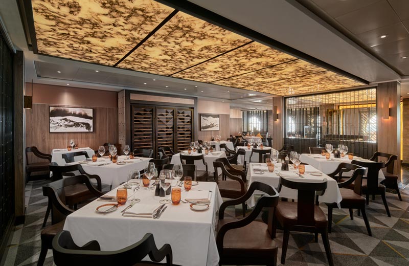 Das Cagneys Steakhouse zählt zu den Spezialitätenrestaurants des Schiffes