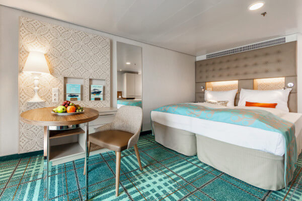 Wohnbereich der Junior-Suite auf der Mein Schiff 6