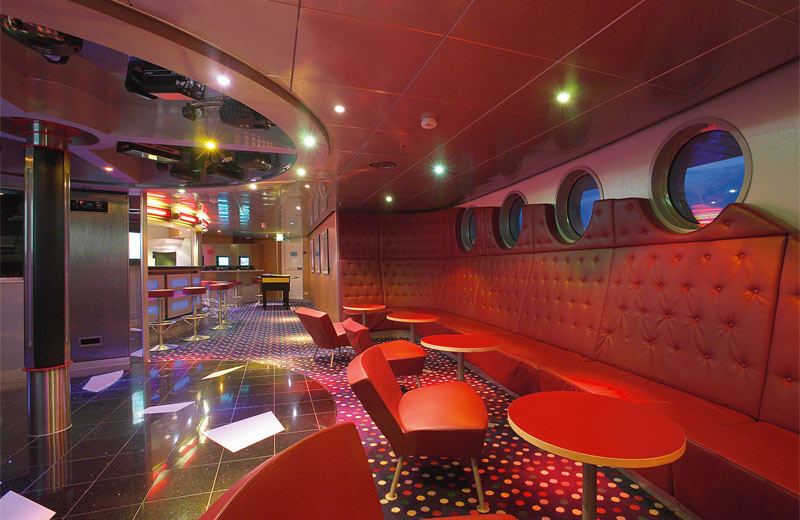 Die stilvolle Lounge der Jewel of the Seas