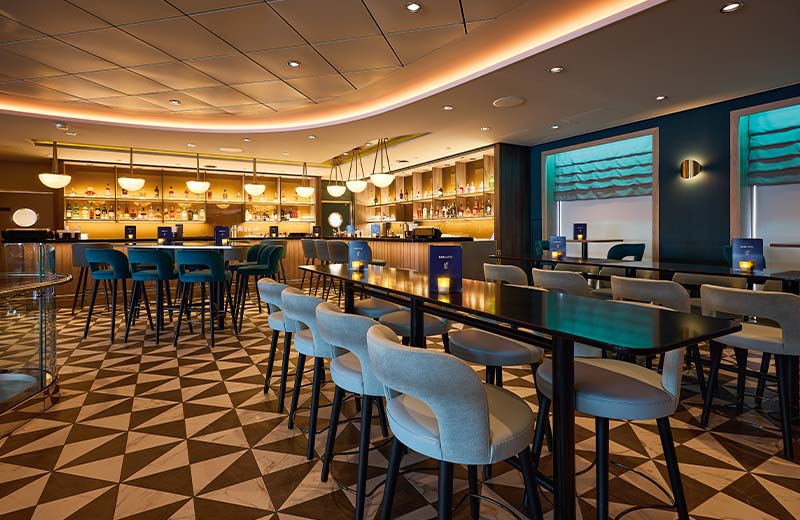 Mein-Schiff-7, Schau-Bar