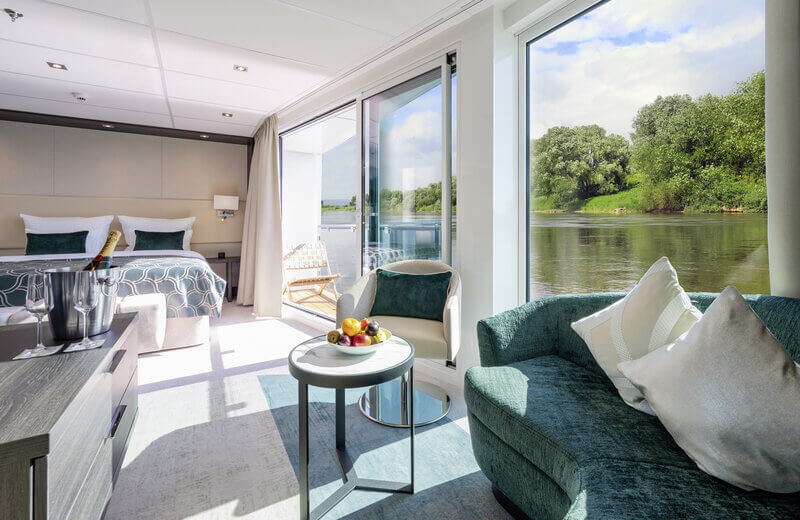 Suite - Amadeus Cara