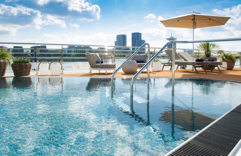 Pool auf dem Sonnendeck - Amadeus Nova