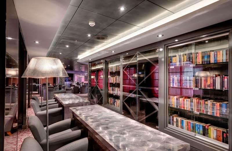 Lounge - Bibliothek