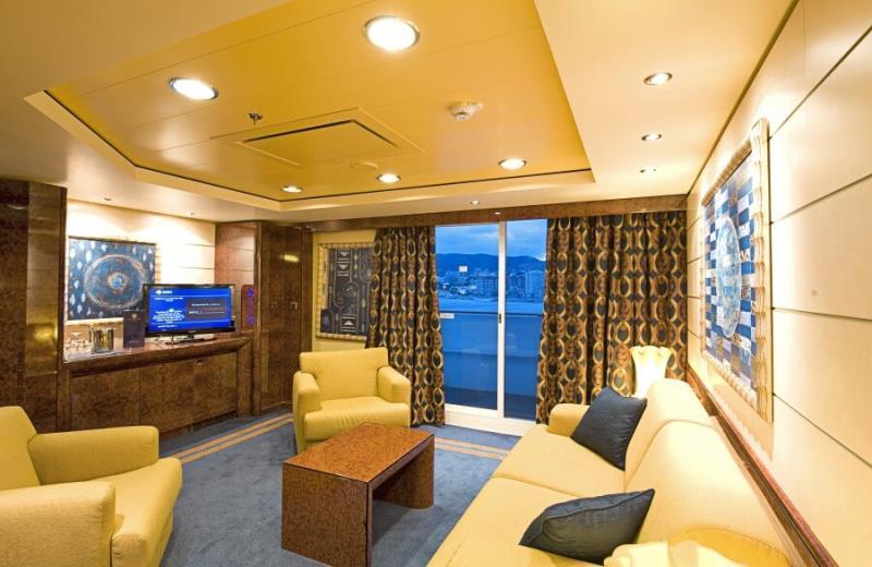 Yacht Club: Royal Suite