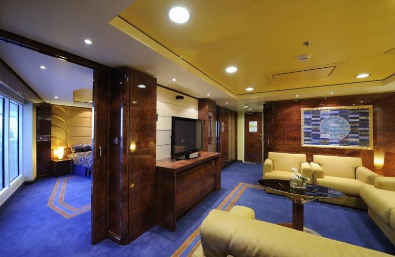 Yacht Club: Executive and Family Suite