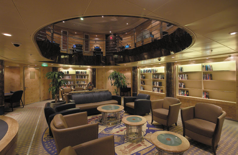 Die Bibliothek kann für Ruhe und Lesen genutzt werden